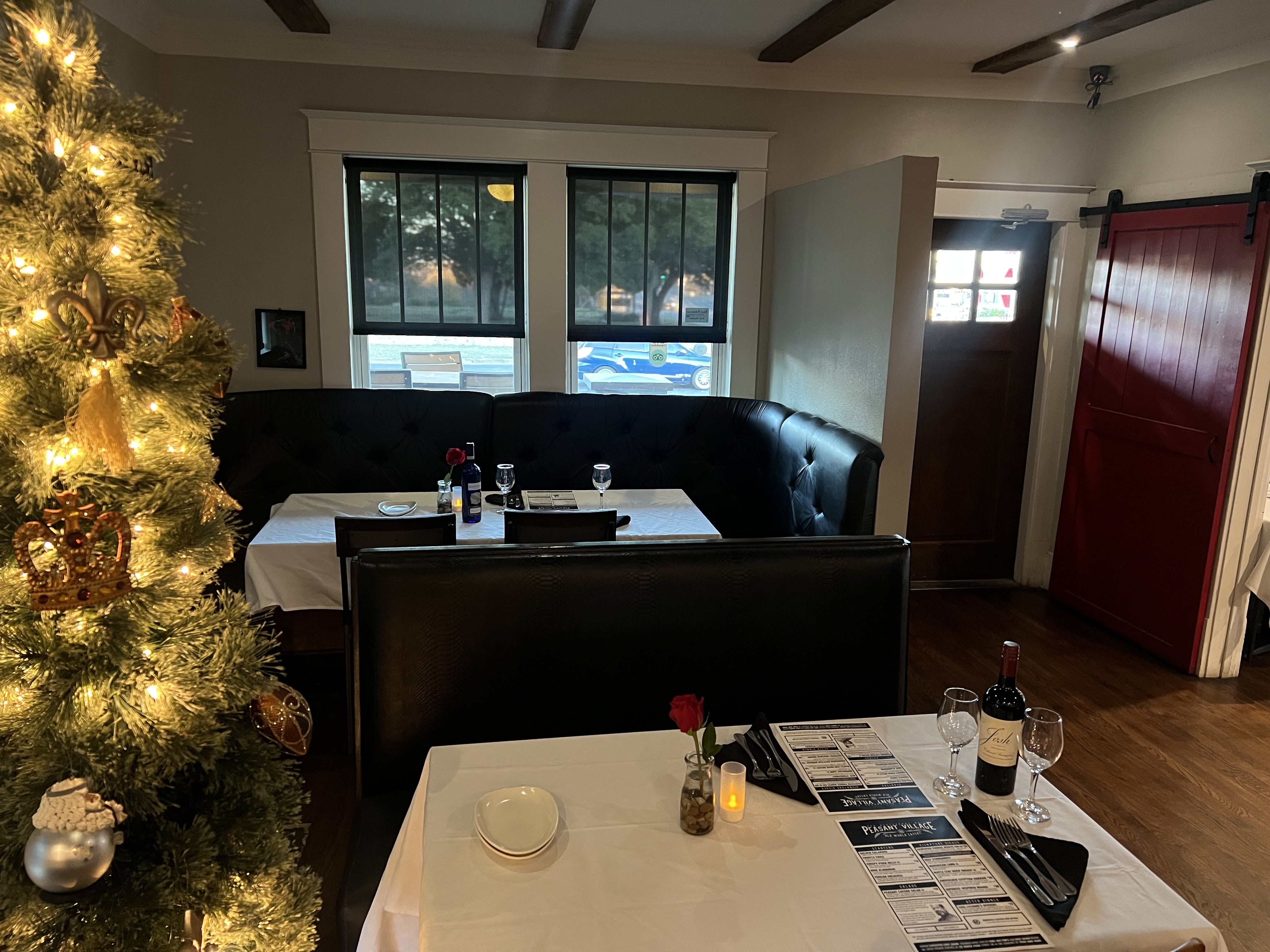 Table setting at Peasant Village